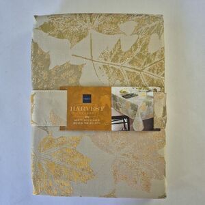Croft & Barrow Harvest Season Scattered Leaves Oblong 60 x 84" Woven Tablecloth